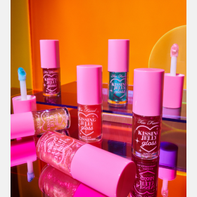 Too Faced Kissing Jelly Hydrating Lip Oil Gloss