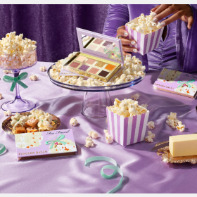 Too Faced Popcorn Balls Mini Eyeshadow Palette Brush